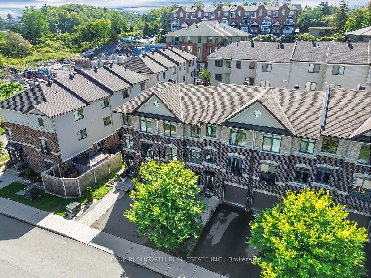 Photo 27 of 243 Eric Czapnik Way, Ottawa, Bilberry Creek/Queenswood Heights — HOMEH