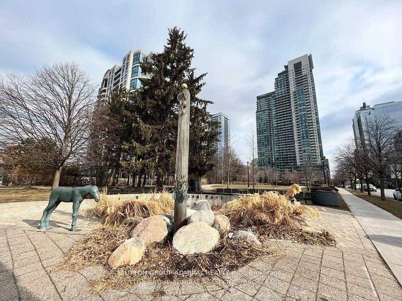 Photo 20 of 5168 Yonge Street, North York, Willowdale West — HOMEH
