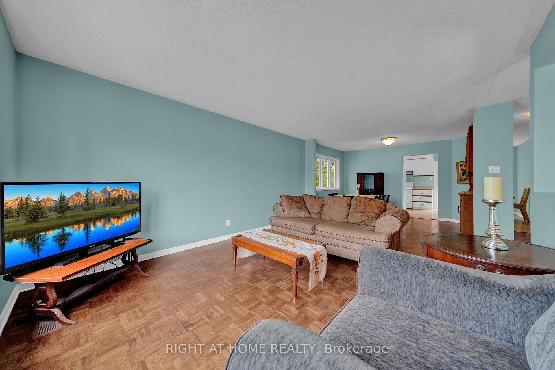 Photo 3 of 138 45th Street N, Wasaga Beach — HOMEH