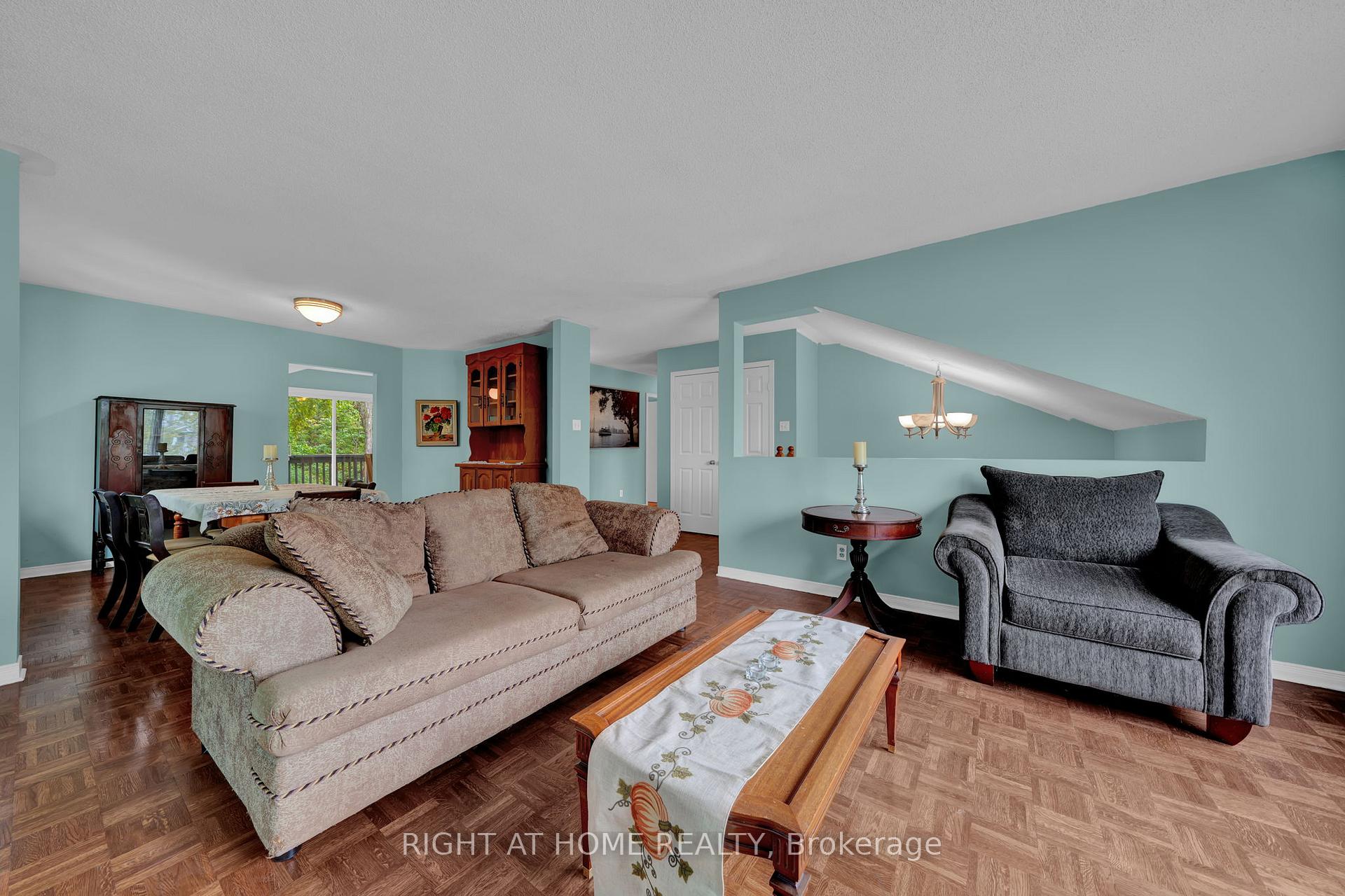 Photo 4 of 138 45th Street N, Wasaga Beach — HOMEH