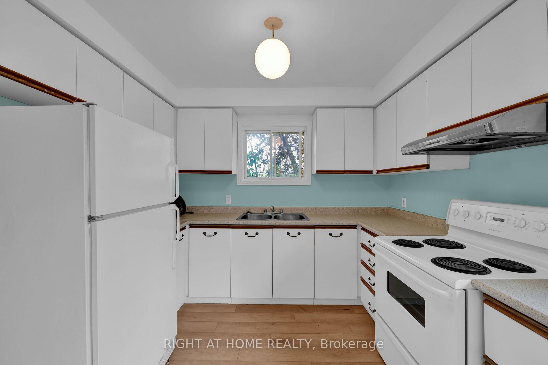 Photo 6 of 138 45th Street N, Wasaga Beach — HOMEH
