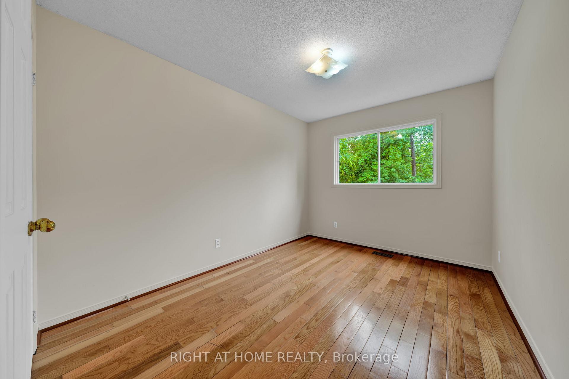 Photo 10 of 138 45th Street N, Wasaga Beach — HOMEH