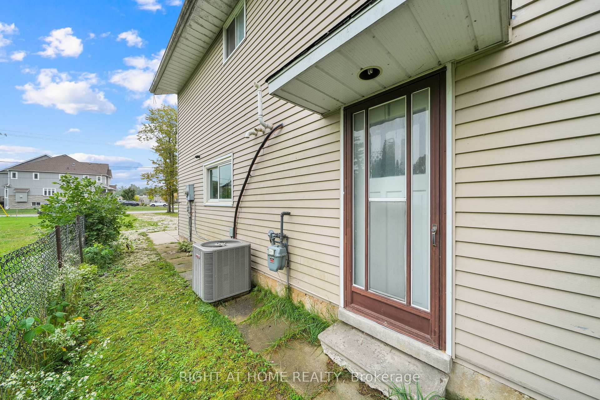 Photo 24 of 138 45th Street N, Wasaga Beach — HOMEH