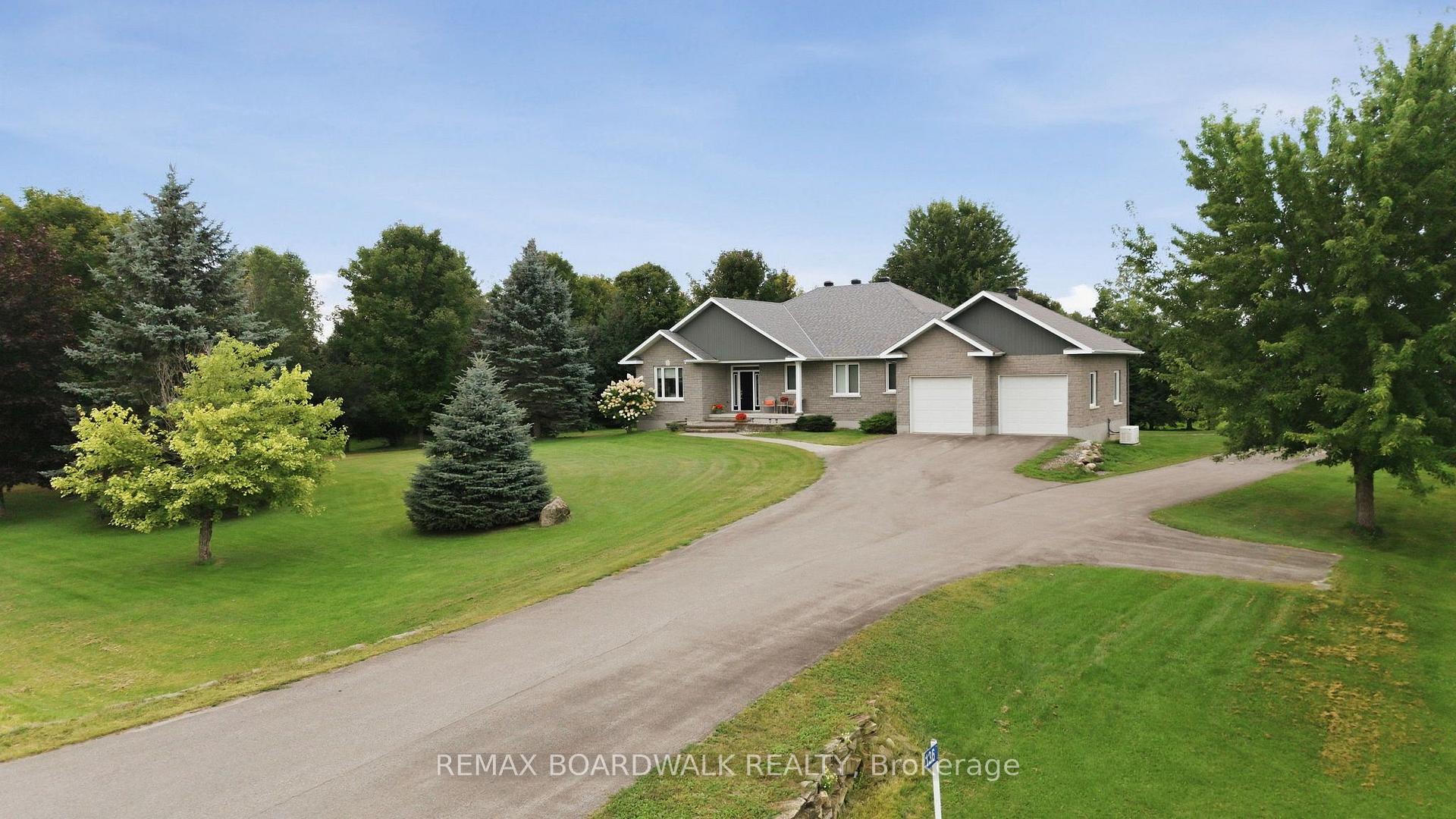 Photo 3 of 136 Macpherson Way, Drummond/North Elmsley, Drummond N Elmsley (Drummond) Twp — HOMEH