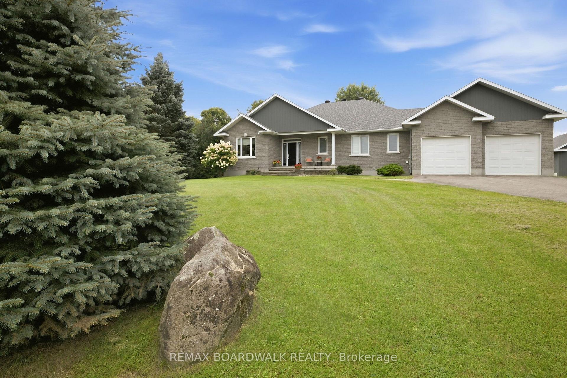 Photo 4 of 136 Macpherson Way, Drummond/North Elmsley, Drummond N Elmsley (Drummond) Twp — HOMEH