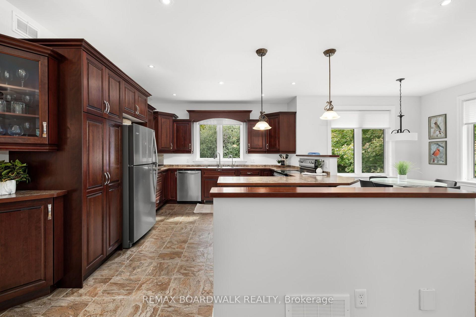Photo 15 of 136 Macpherson Way, Drummond/North Elmsley, Drummond N Elmsley (Drummond) Twp — HOMEH