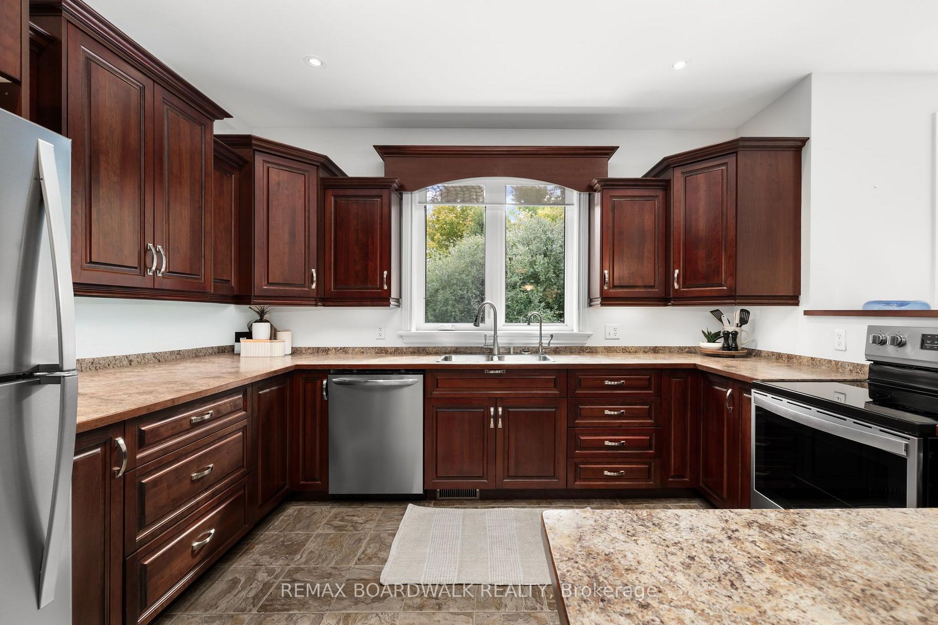 Photo 17 of 136 Macpherson Way, Drummond/North Elmsley, Drummond N Elmsley (Drummond) Twp — HOMEH