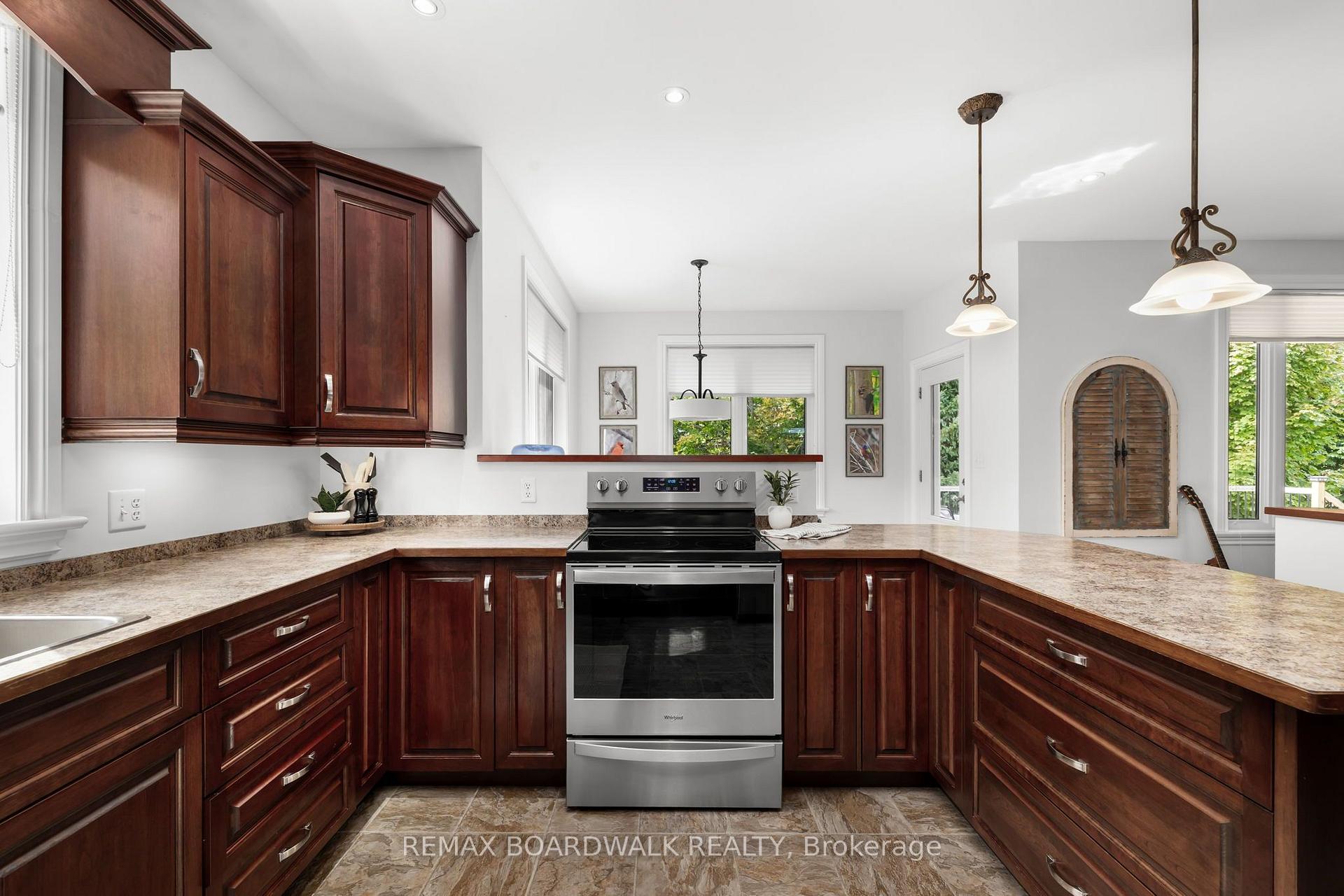 Photo 18 of 136 Macpherson Way, Drummond/North Elmsley, Drummond N Elmsley (Drummond) Twp — HOMEH