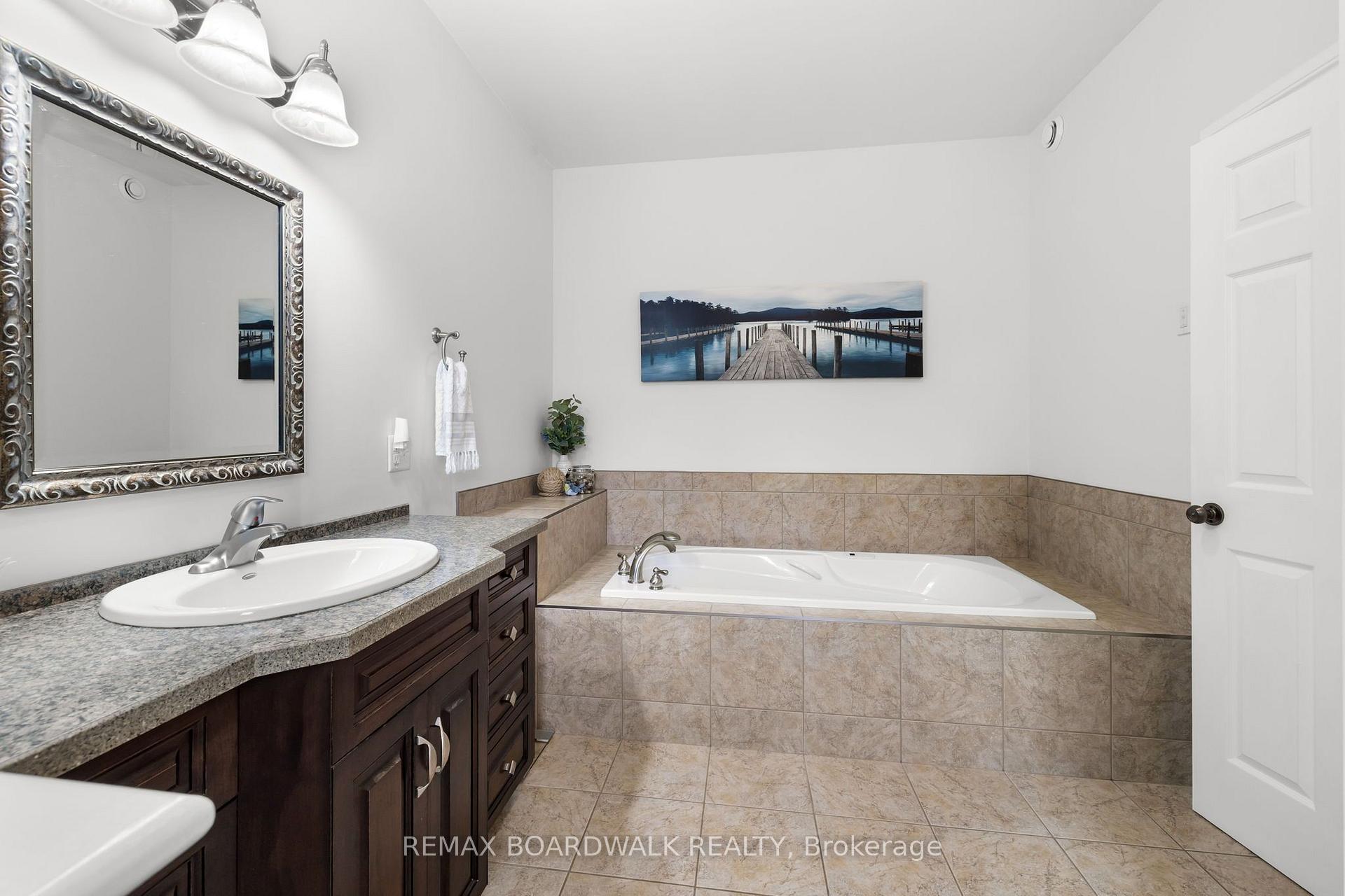 Photo 23 of 136 Macpherson Way, Drummond/North Elmsley, Drummond N Elmsley (Drummond) Twp — HOMEH
