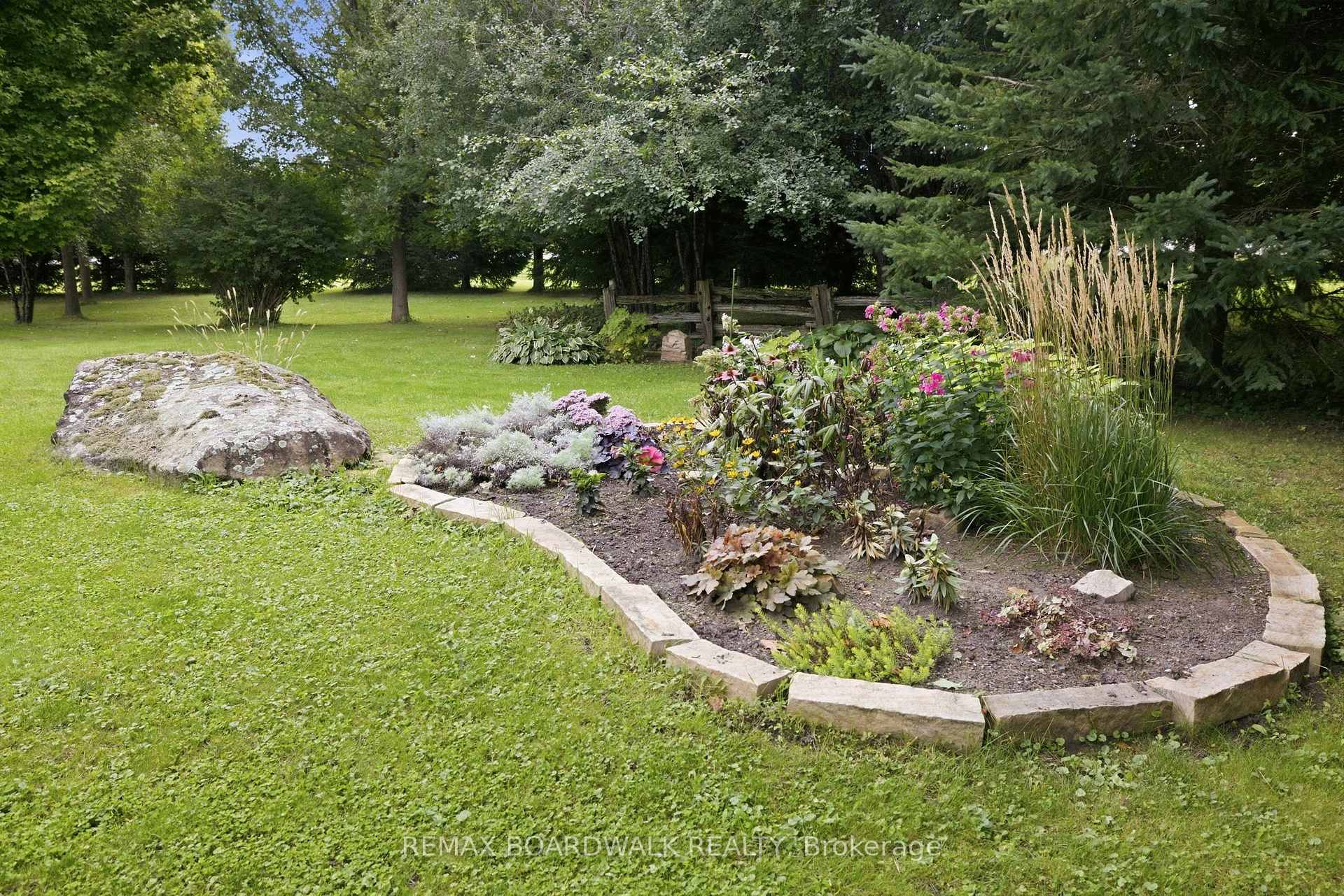 Photo 43 of 136 Macpherson Way, Drummond/North Elmsley, Drummond N Elmsley (Drummond) Twp — HOMEH