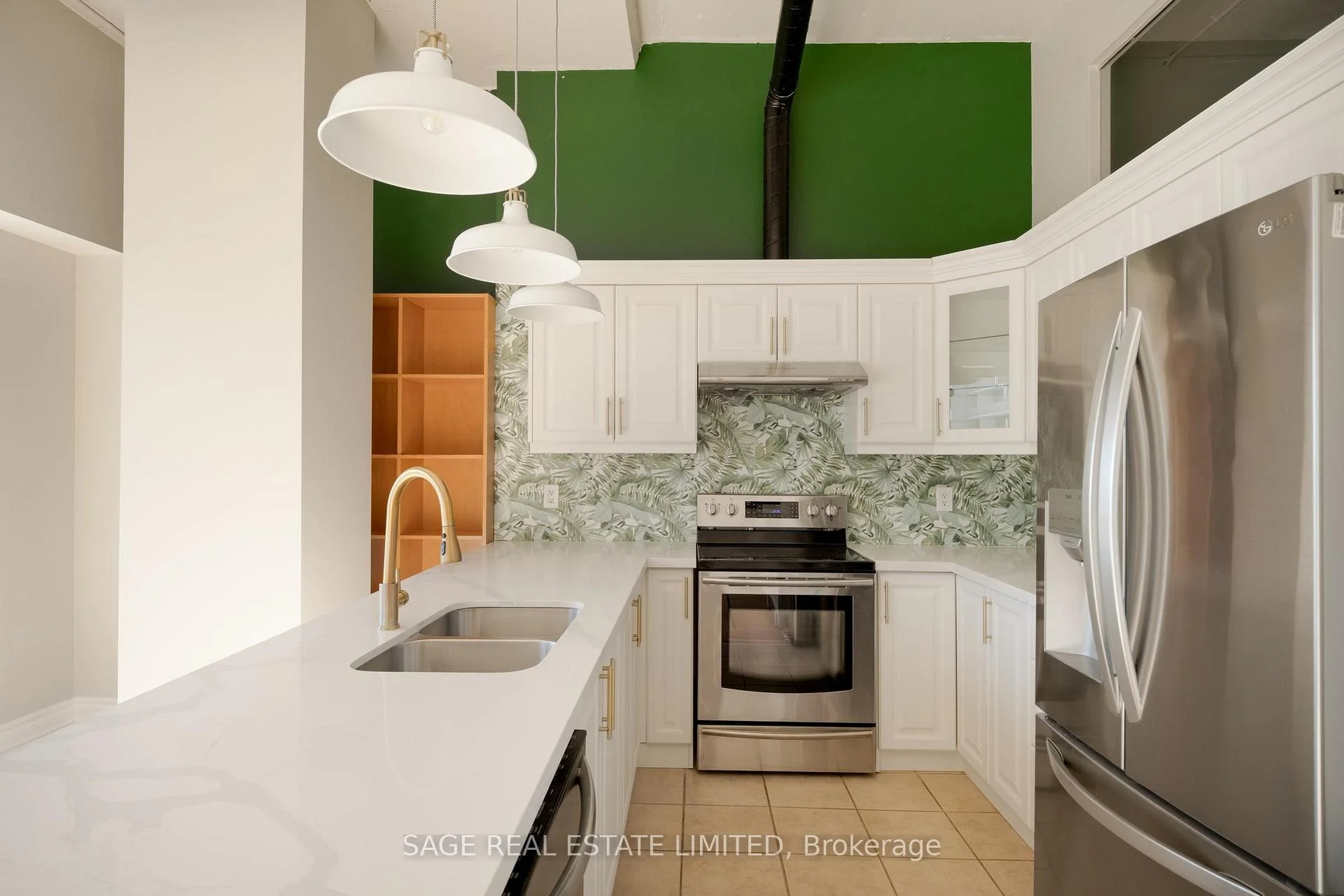 Photo 8 of Unit 719, 700 King Street W, Toronto, Niagara — HOMEH