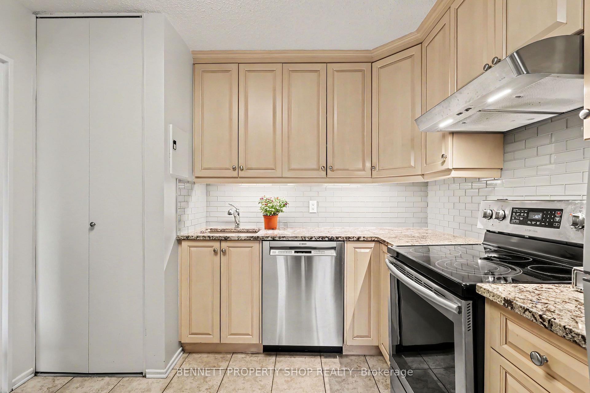 Photo 4 of Unit 204, 1285 Cahill Drive, Ottawa, South Keys — HOMEH
