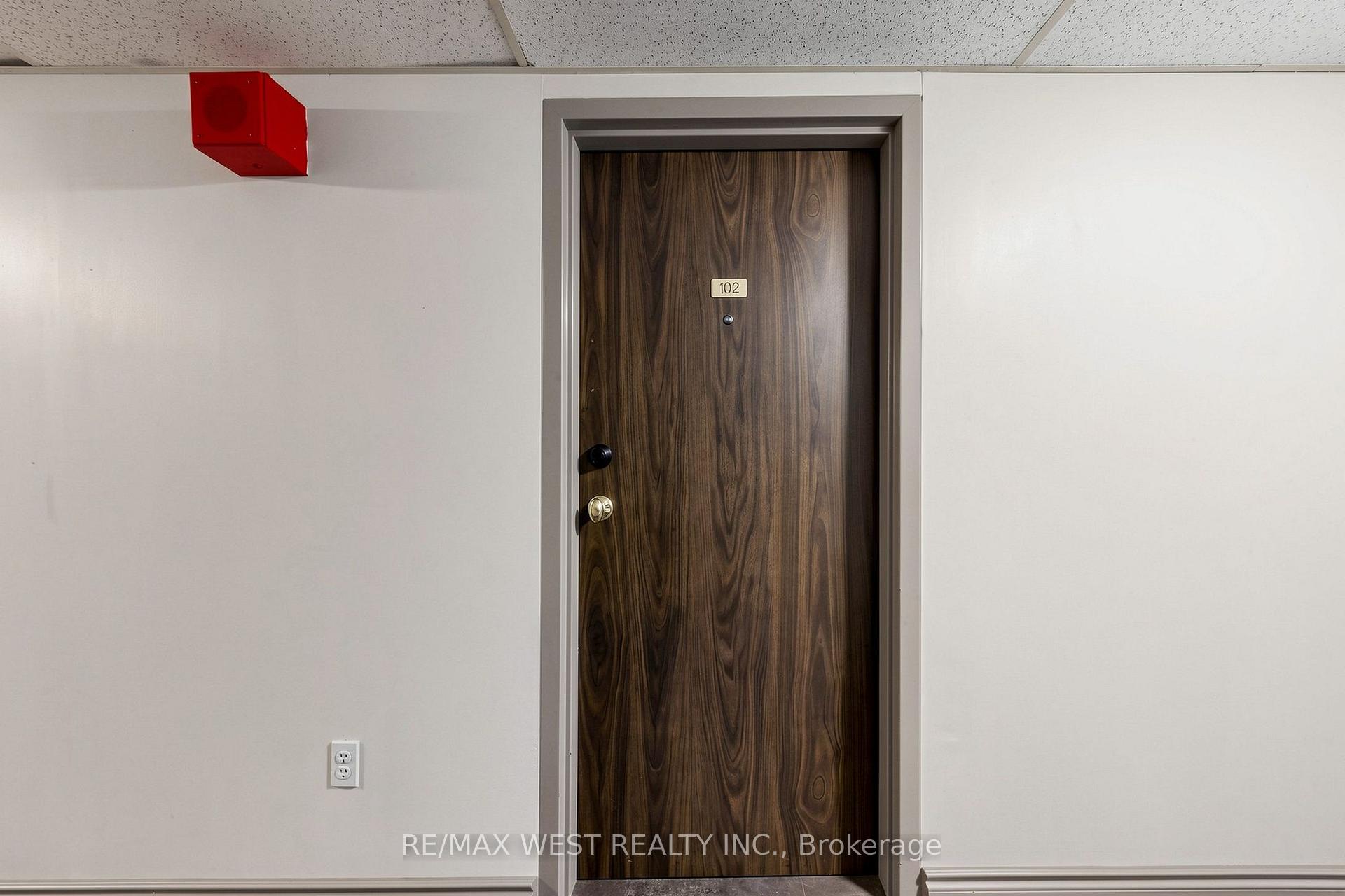 Photo 2 of Unit 102, 370 Dixon Road, Etobicoke, Kingsview Village-The Westway — HOMEH