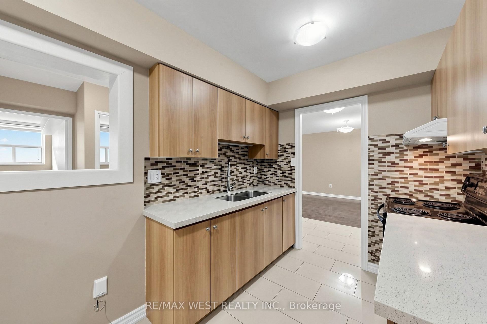 Photo 5 of Unit 102, 370 Dixon Road, Etobicoke, Kingsview Village-The Westway — HOMEH