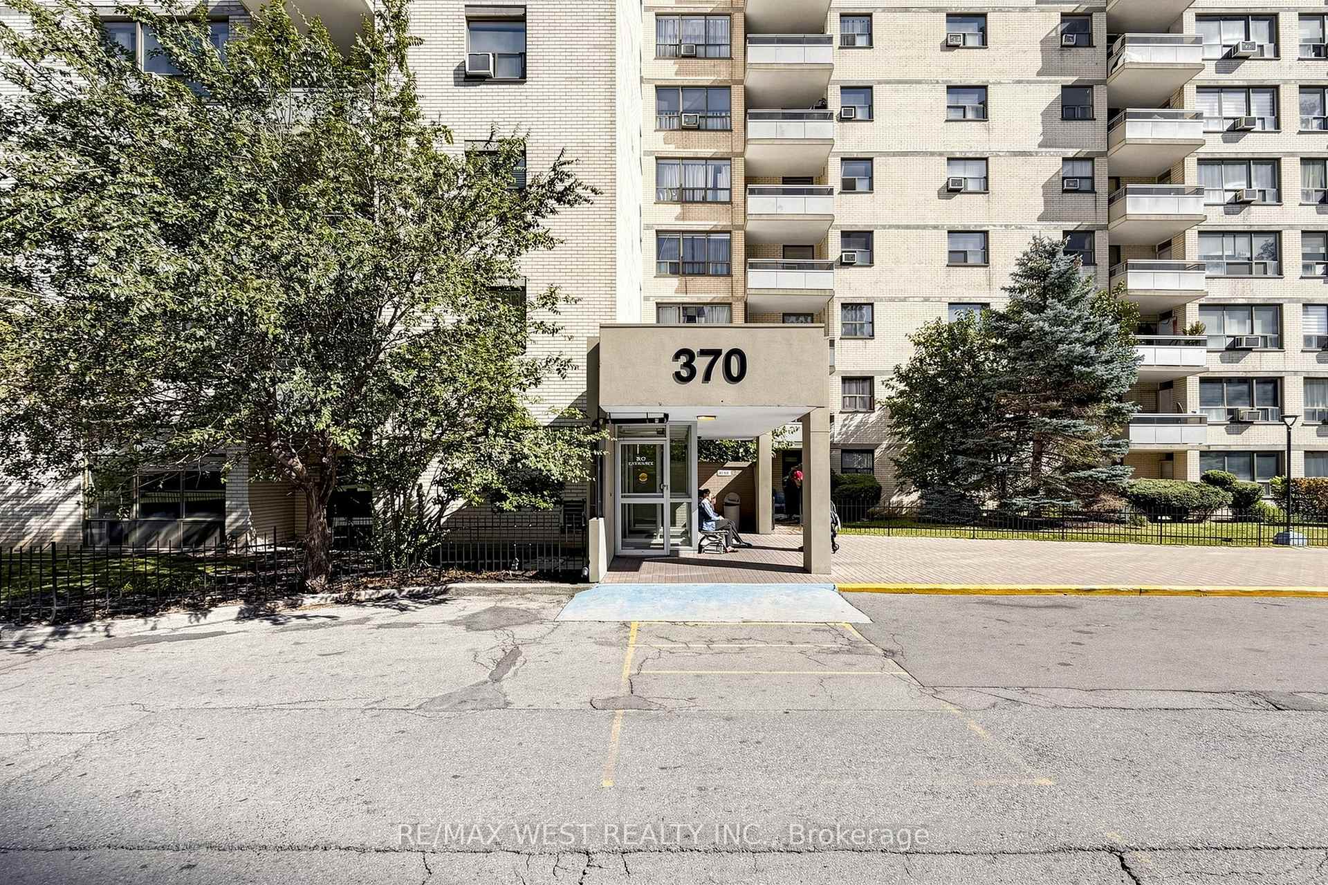 Photo 42 of Unit 102, 370 Dixon Road, Etobicoke, Kingsview Village-The Westway — HOMEH