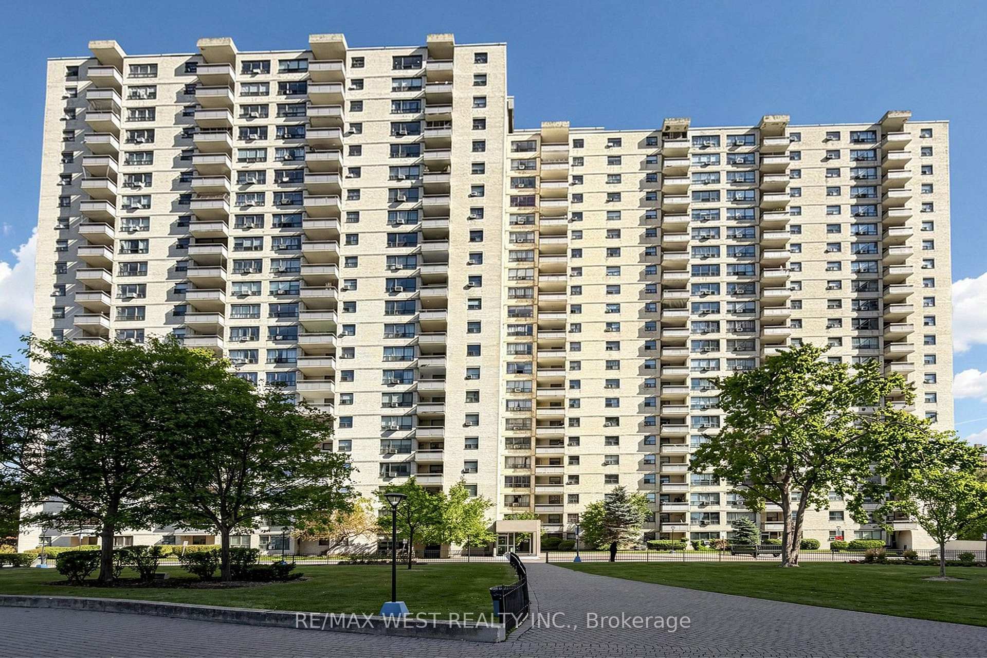 Photo 44 of Unit 102, 370 Dixon Road, Etobicoke, Kingsview Village-The Westway — HOMEH