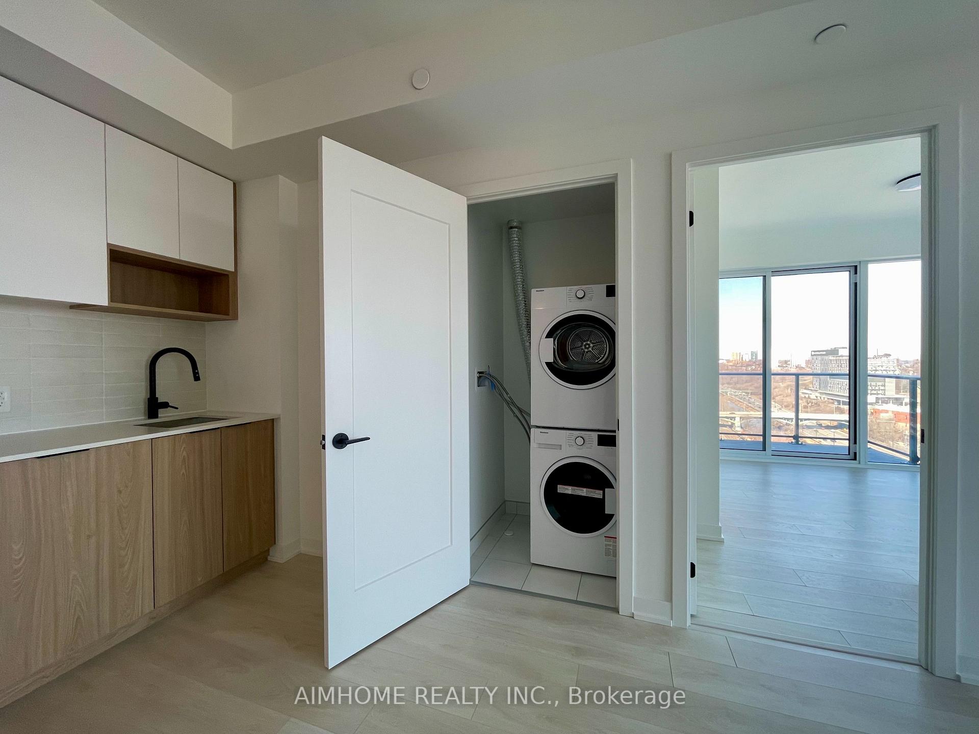 Photo 6 of Unit 1712, 5 Defries Street, Toronto, Regent Park — HOMEH