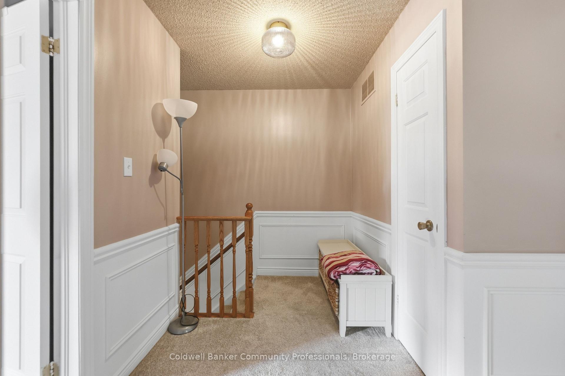 Photo 12 of Unit 10, 14 Brucedale Avenue E, Hamilton, Centremount — HOMEH