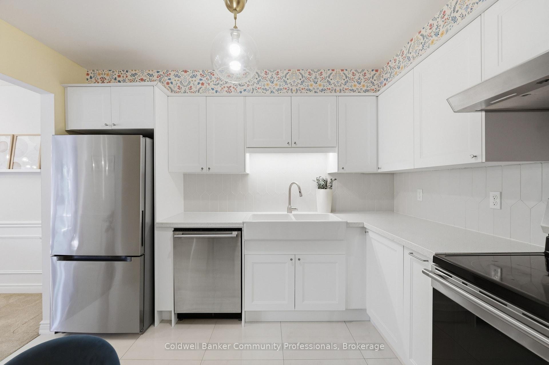 Photo 25 of Unit 10, 14 Brucedale Avenue E, Hamilton, Centremount — HOMEH
