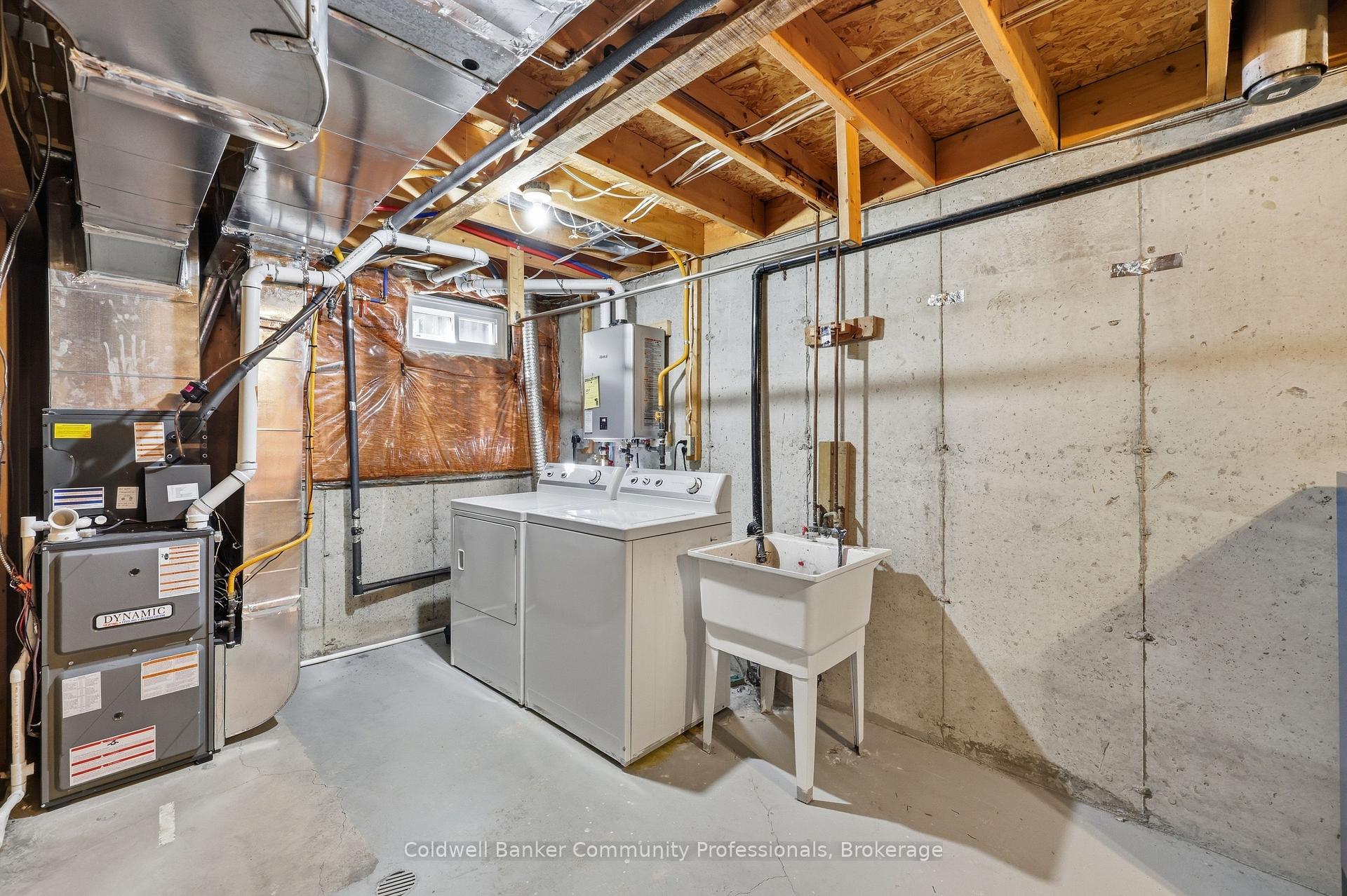 Photo 29 of Unit 10, 14 Brucedale Avenue E, Hamilton, Centremount — HOMEH