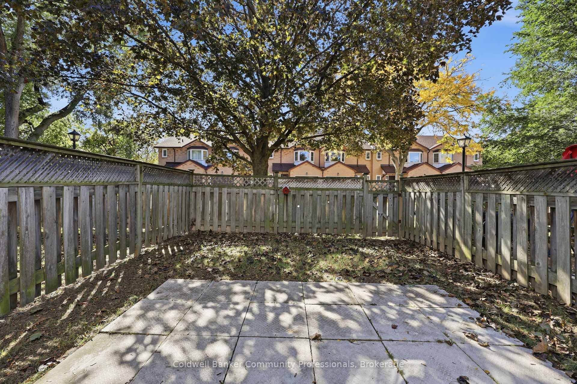 Photo 31 of Unit 10, 14 Brucedale Avenue E, Hamilton, Centremount — HOMEH
