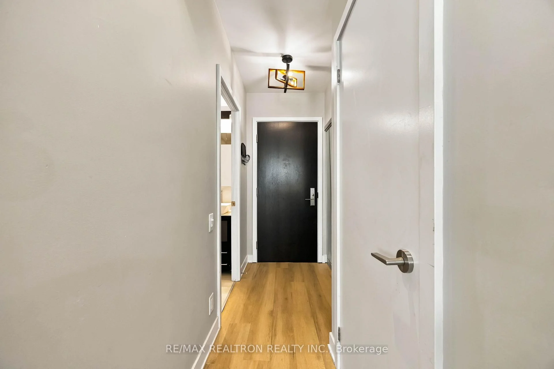 Photo 6 of Unit 507, 1815 Yonge Street, Toronto, Mount Pleasant West — HOMEH