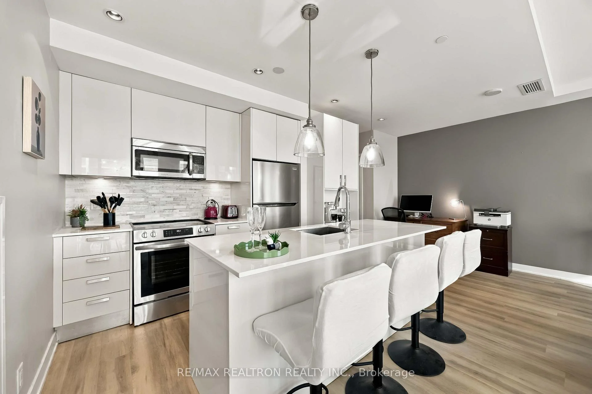 Photo 9 of Unit 507, 1815 Yonge Street, Toronto, Mount Pleasant West — HOMEH
