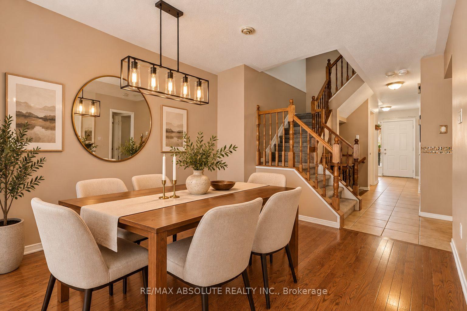 Photo 3 of 42 Roblyn Way, Ottawa, Barrhaven East — HOMEH