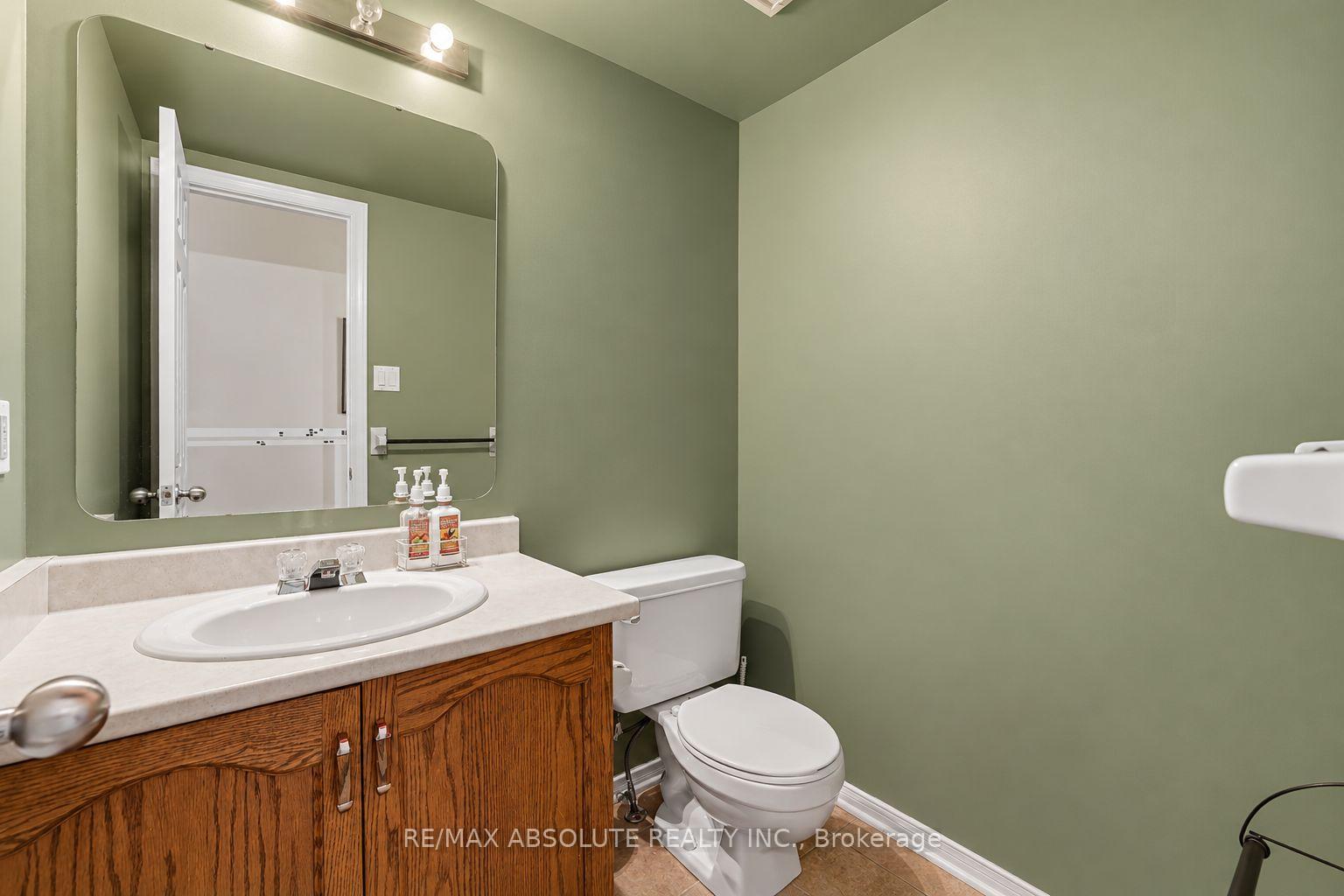 Photo 14 of 42 Roblyn Way, Ottawa, Barrhaven East — HOMEH