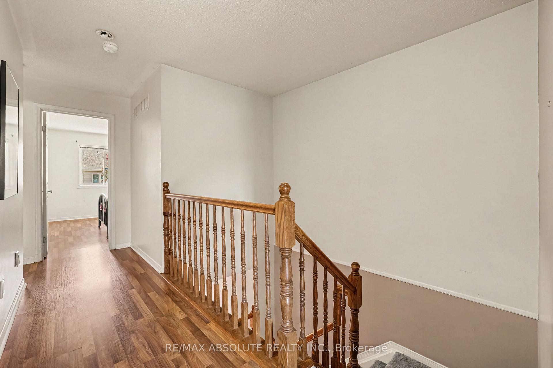 Photo 16 of 42 Roblyn Way, Ottawa, Barrhaven East — HOMEH