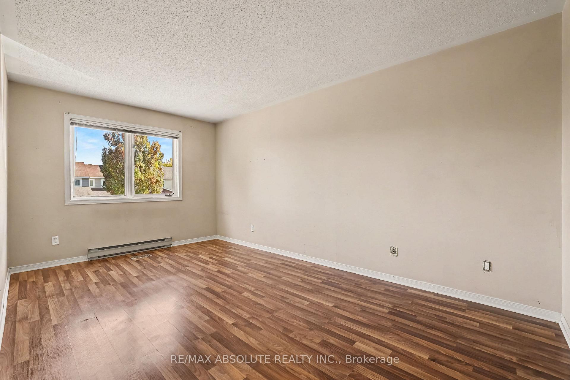 Photo 18 of 42 Roblyn Way, Ottawa, Barrhaven East — HOMEH