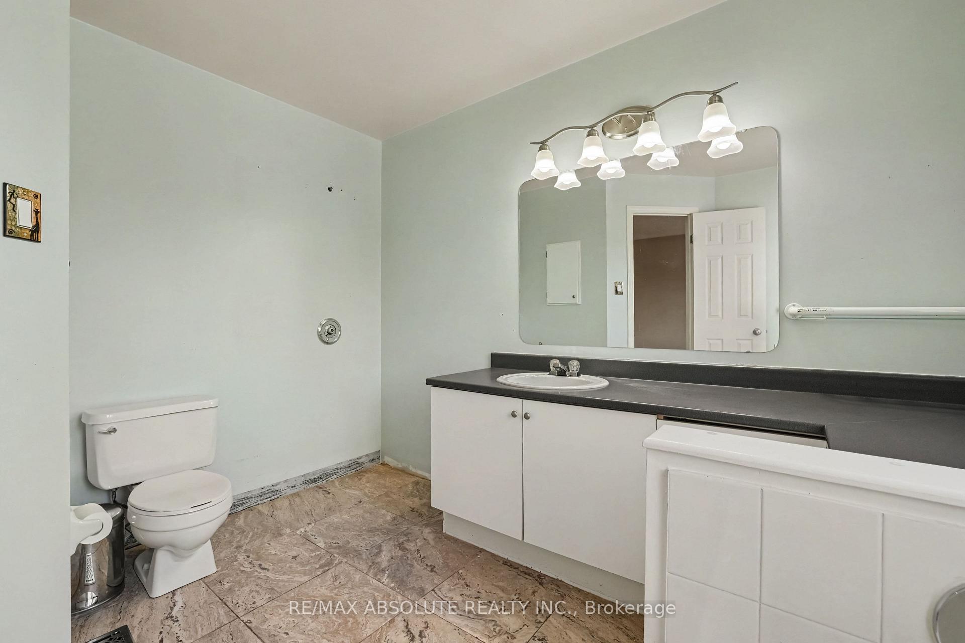 Photo 21 of 42 Roblyn Way, Ottawa, Barrhaven East — HOMEH