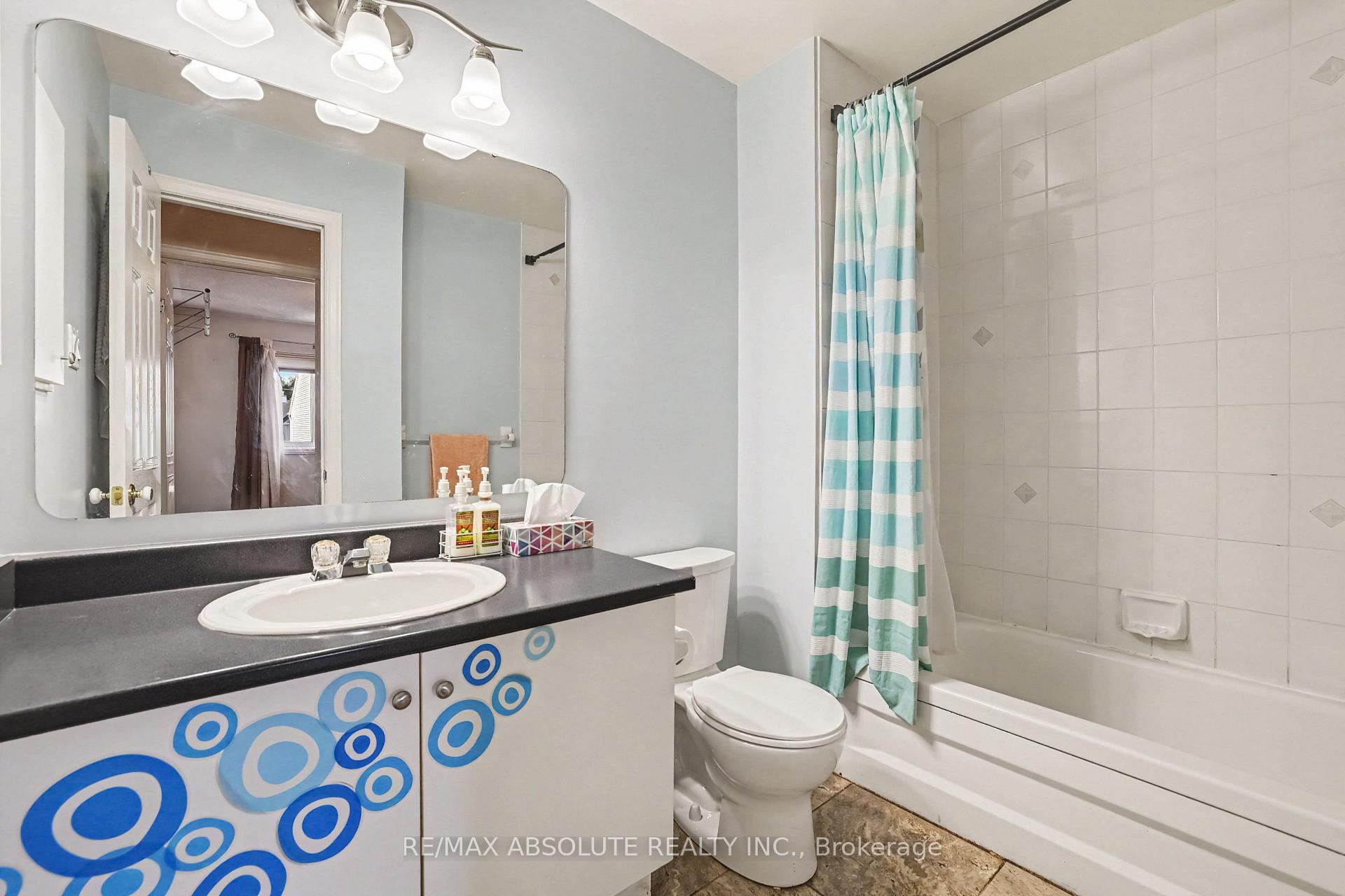 Photo 24 of 42 Roblyn Way, Ottawa, Barrhaven East — HOMEH