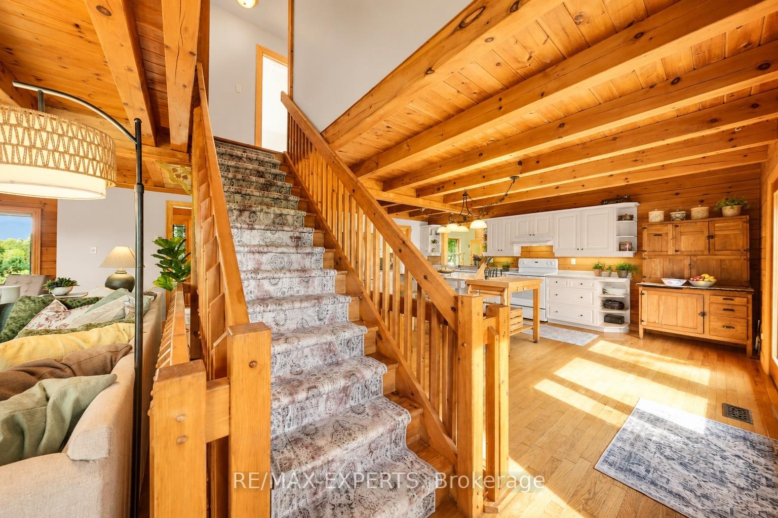 Photo 15 of 15481 Mount Wolfe Road, Caledon, Palgrave — HOMEH