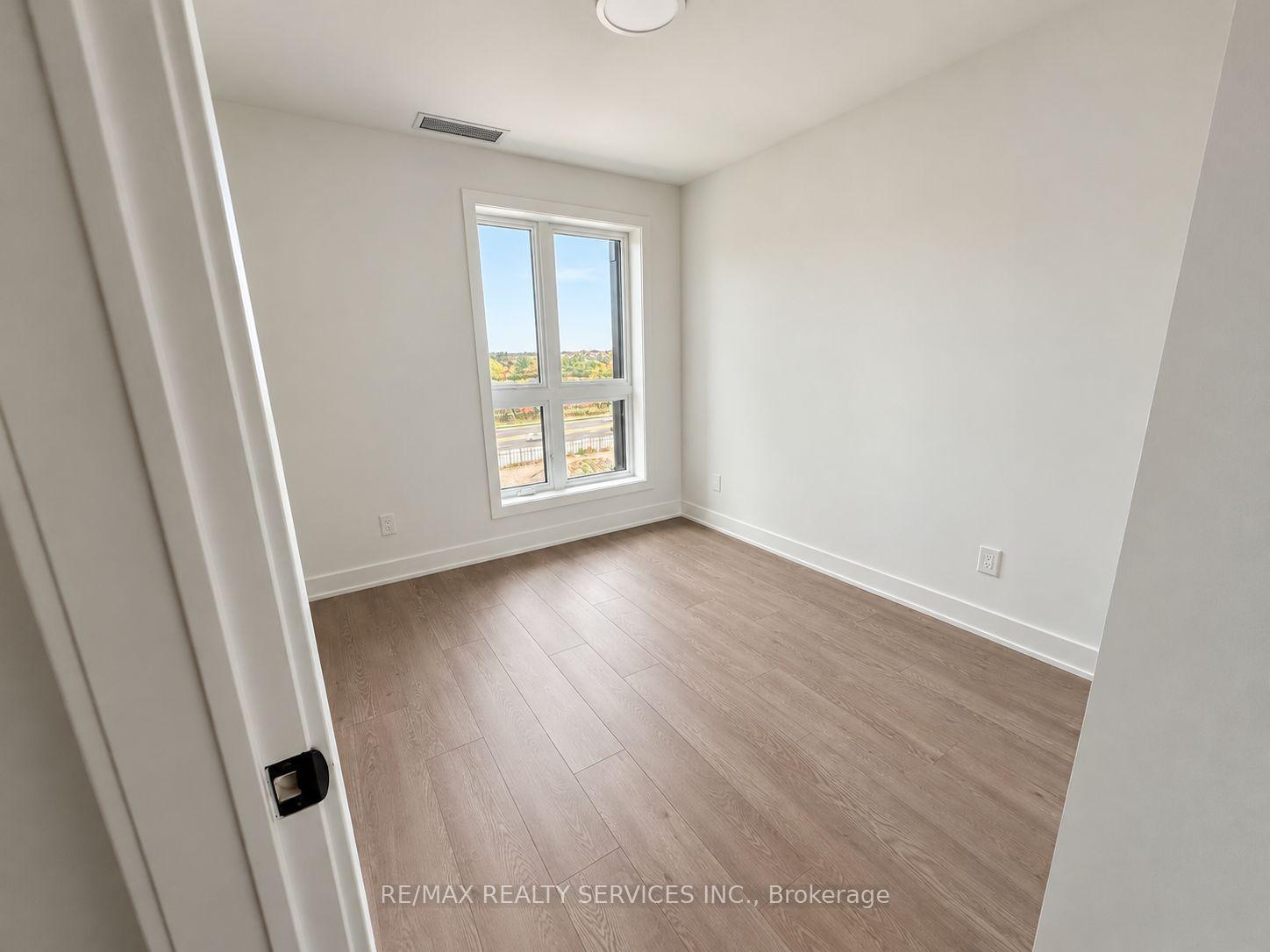 Photo 9 of Unit 615, 3008 William Cutmore Boulevard, Oakville, Joshua Meadows — HOMEH