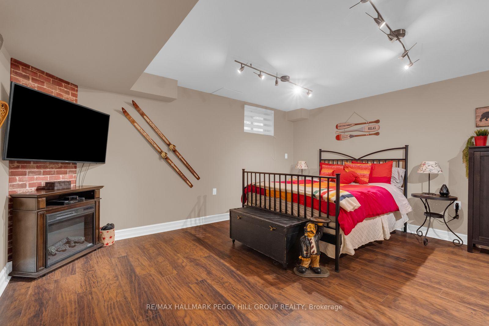 Photo 13 of 83 Sanford Street, Barrie, Sanford — HOMEH