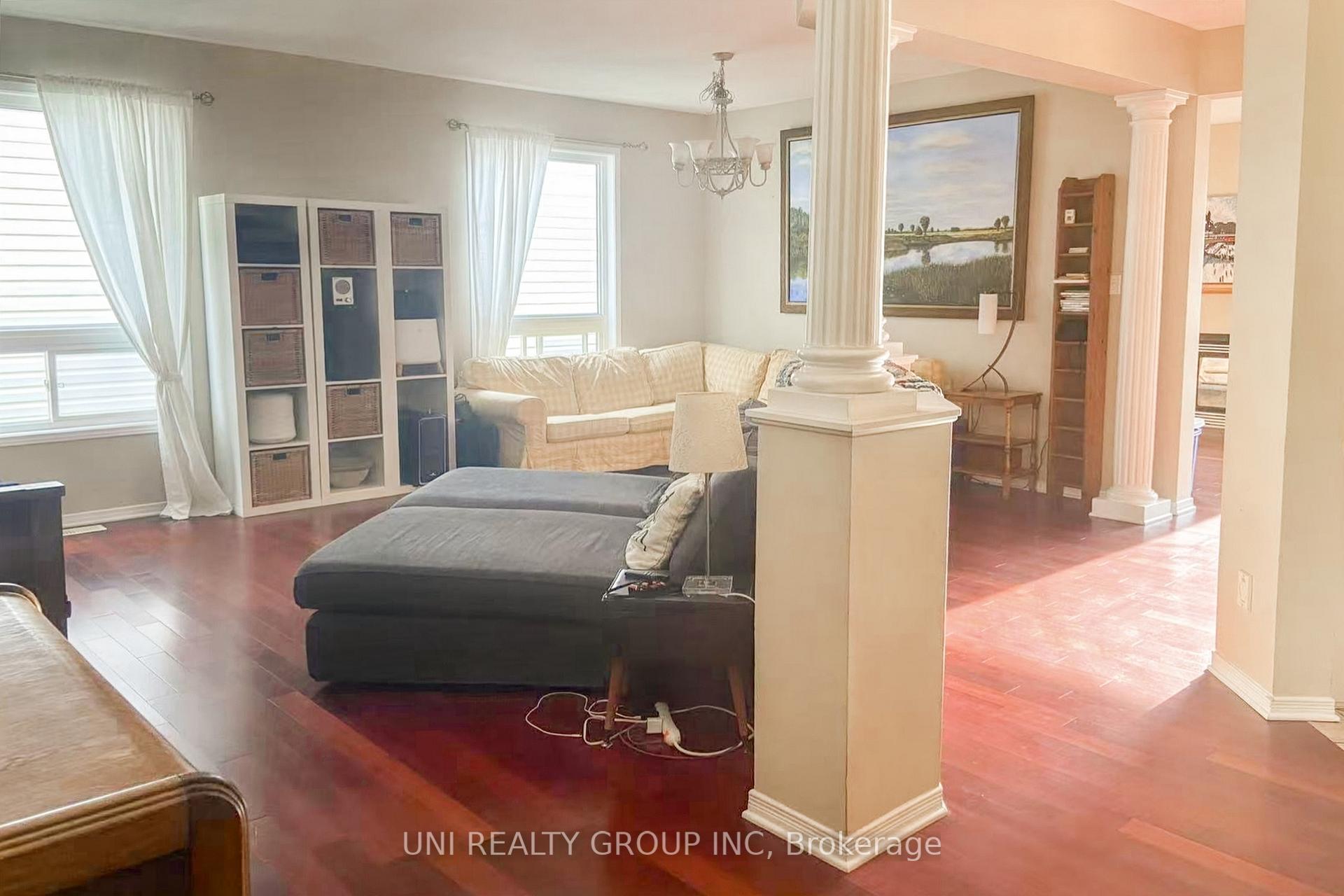 Photo 4 of 131 Lamplighters Drive, Ottawa, Barrhaven - Cedargrove/Fraserdale — HOMEH