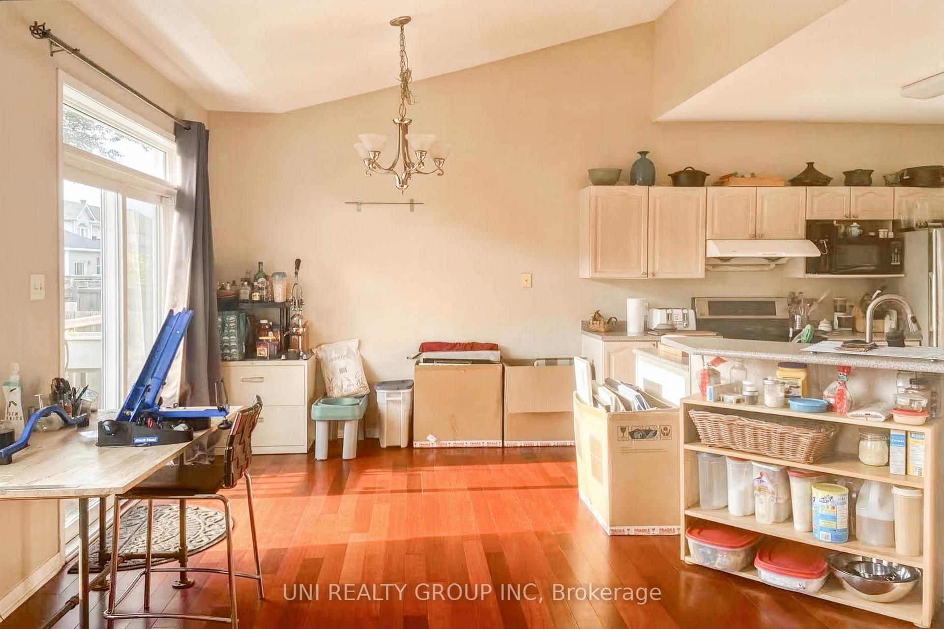 Photo 7 of 131 Lamplighters Drive, Ottawa, Barrhaven - Cedargrove/Fraserdale — HOMEH
