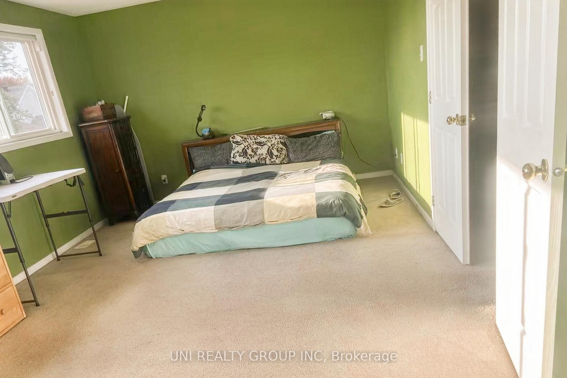 Photo 13 of 131 Lamplighters Drive, Ottawa, Barrhaven - Cedargrove/Fraserdale — HOMEH