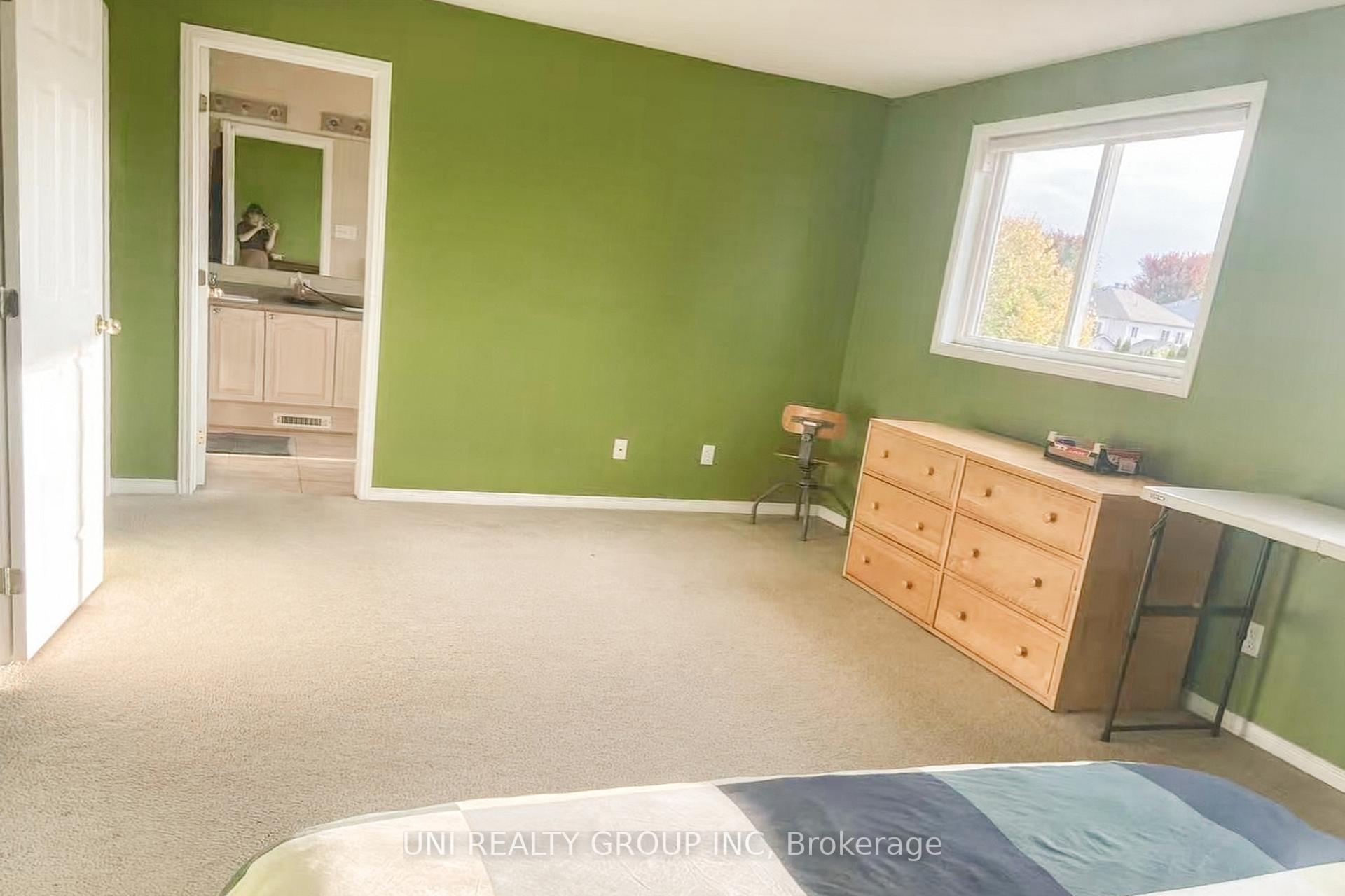 Photo 14 of 131 Lamplighters Drive, Ottawa, Barrhaven - Cedargrove/Fraserdale — HOMEH