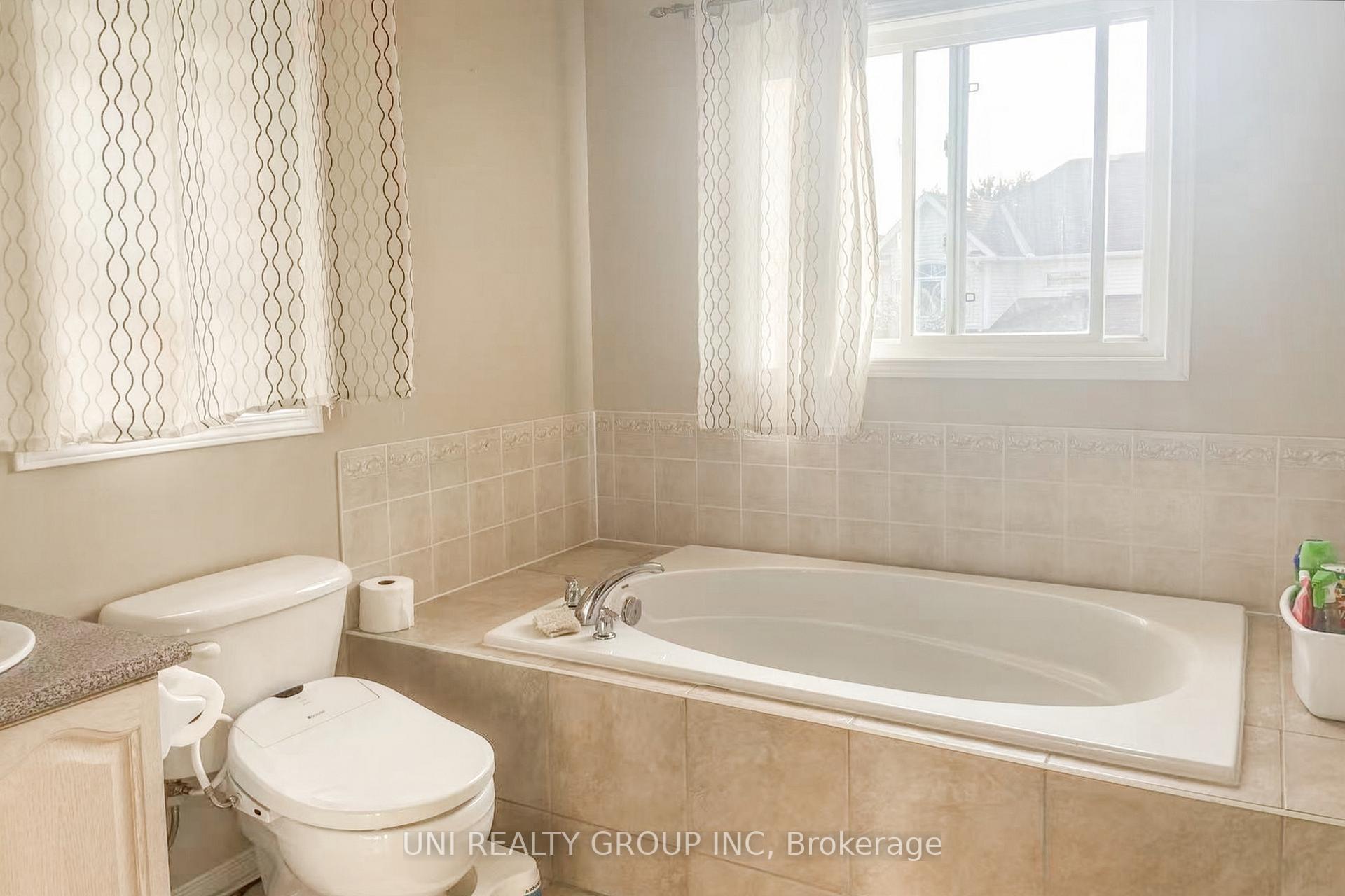 Photo 15 of 131 Lamplighters Drive, Ottawa, Barrhaven - Cedargrove/Fraserdale — HOMEH