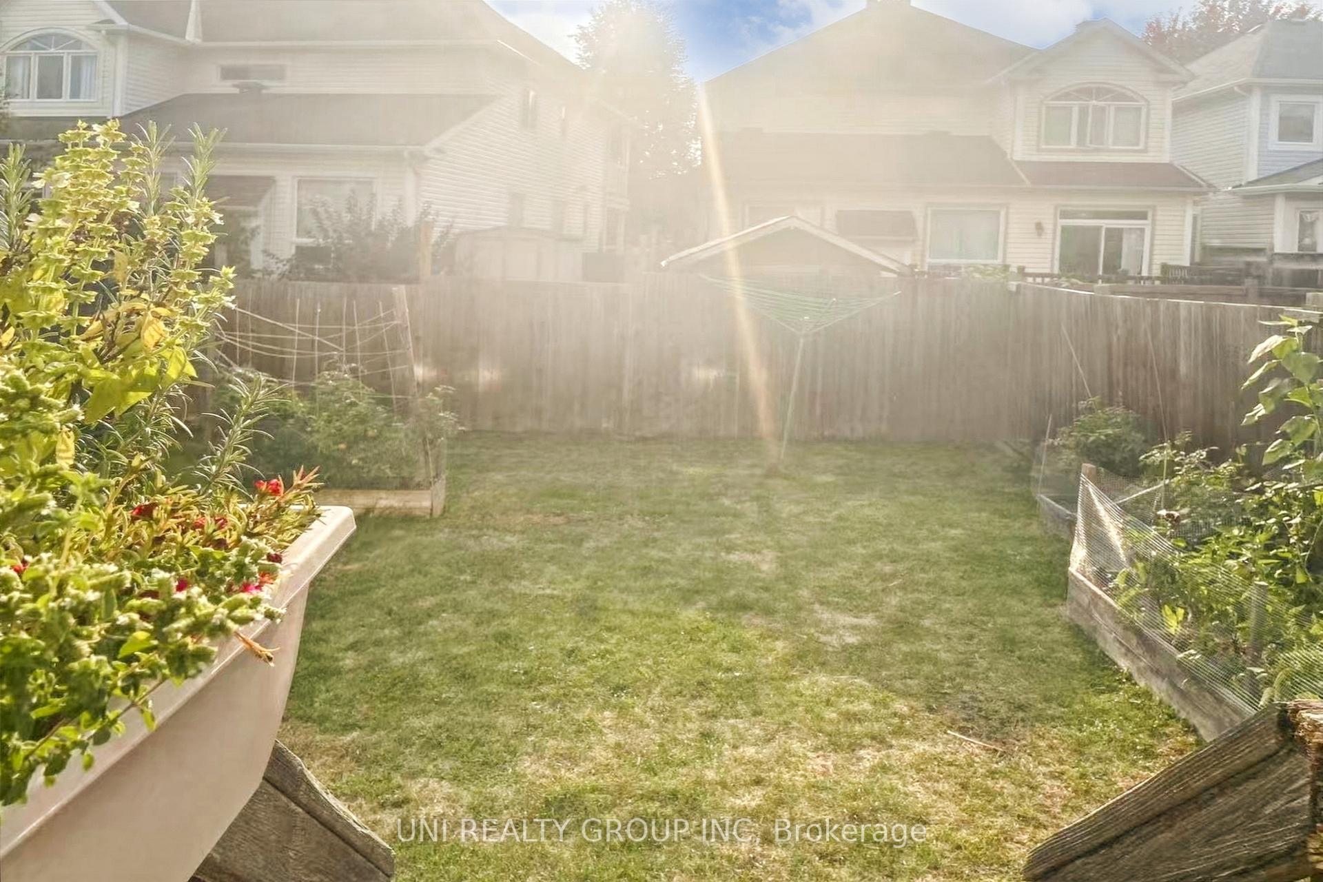 Photo 24 of 131 Lamplighters Drive, Ottawa, Barrhaven - Cedargrove/Fraserdale — HOMEH