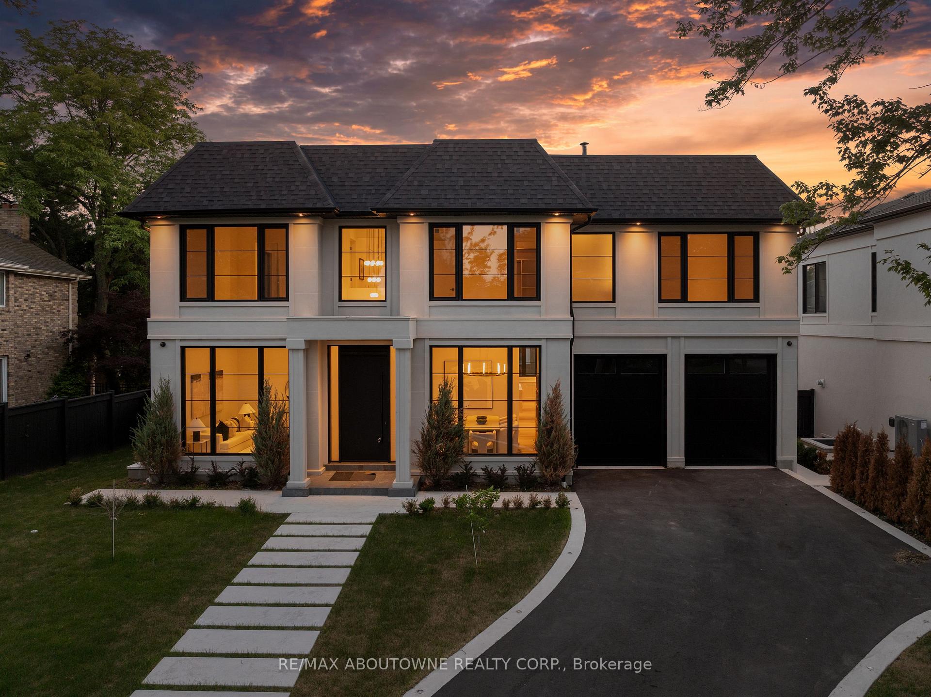 Photo 2 of 146 Third Line, Oakville, Bronte — HOMEH