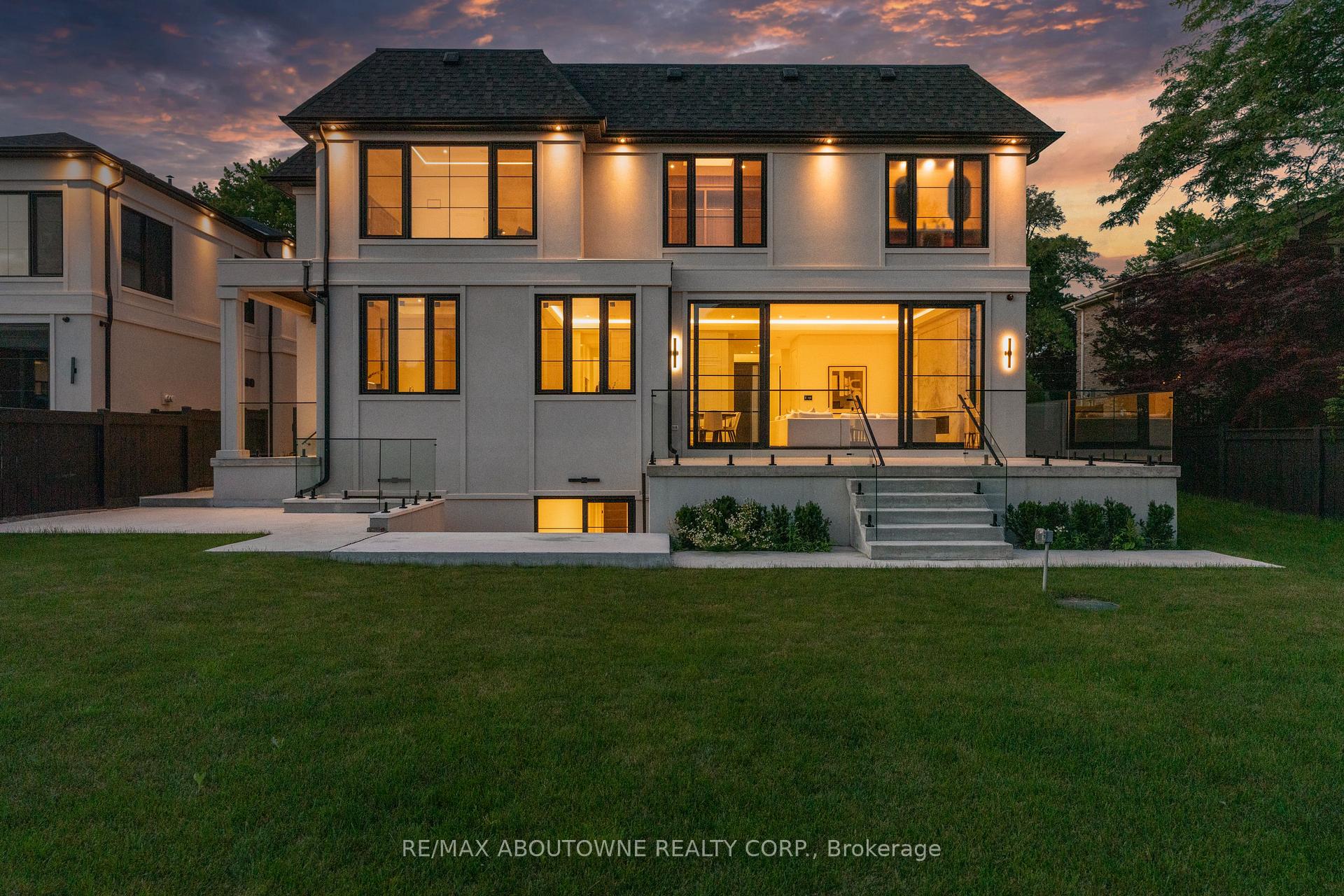 Photo 42 of 146 Third Line, Oakville, Bronte — HOMEH