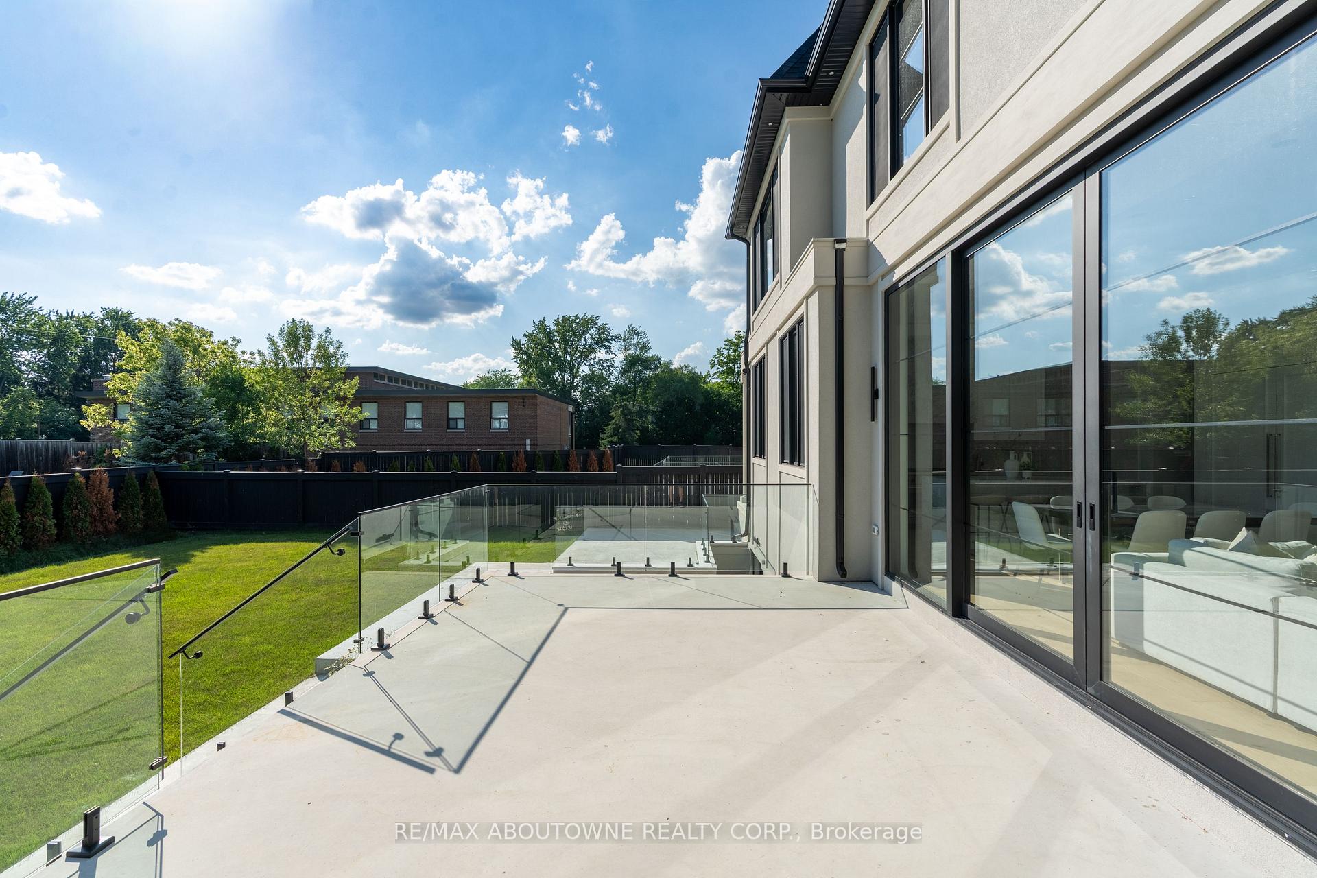 Photo 44 of 146 Third Line, Oakville, Bronte — HOMEH
