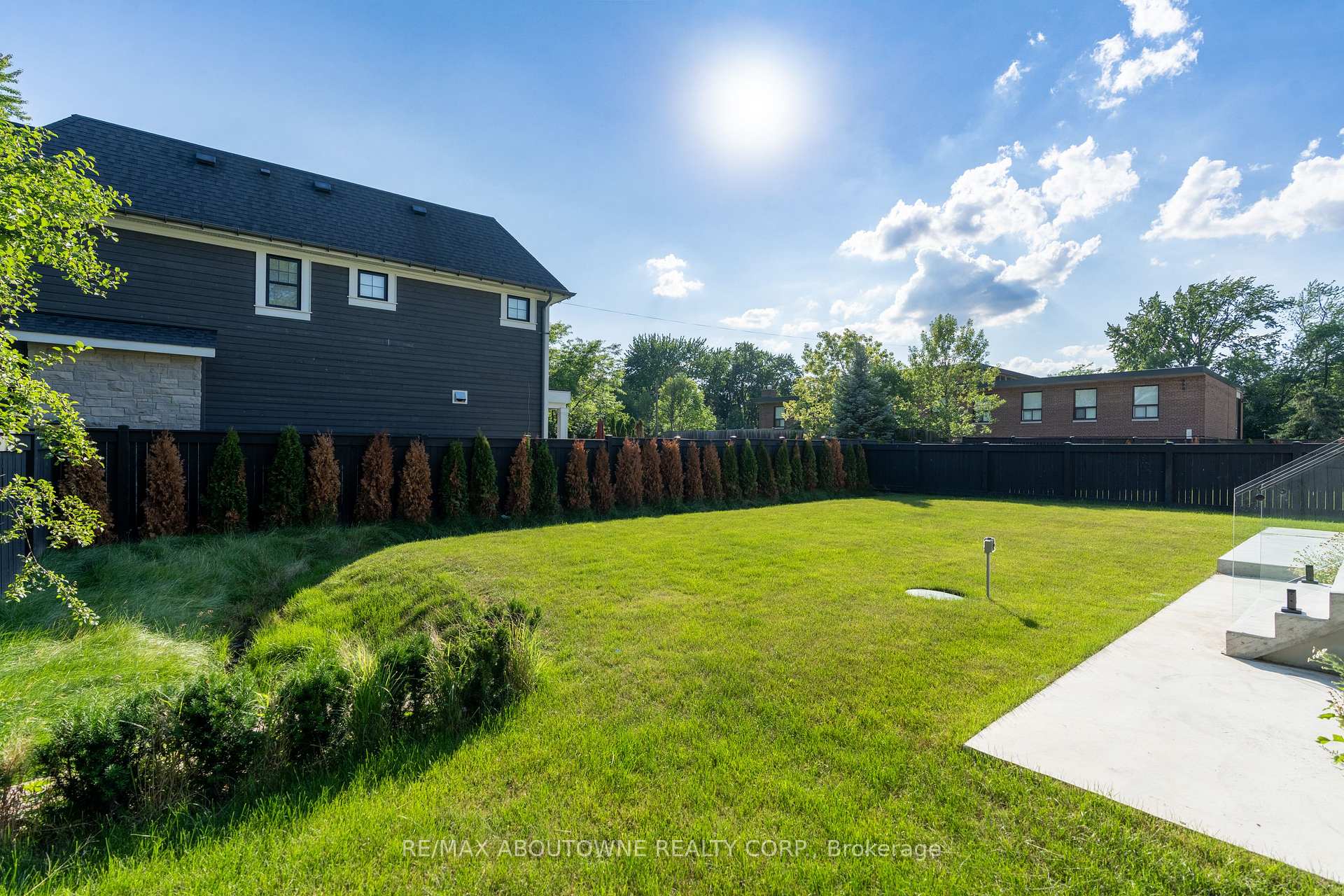 Photo 45 of 146 Third Line, Oakville, Bronte — HOMEH