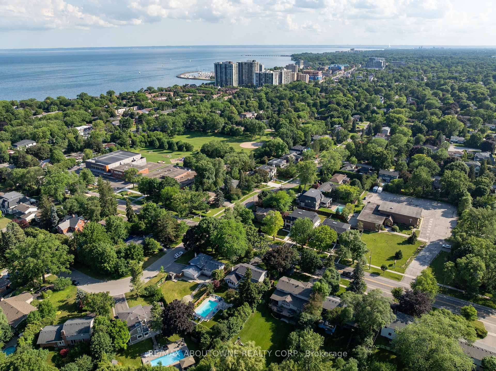 Photo 47 of 146 Third Line, Oakville, Bronte — HOMEH