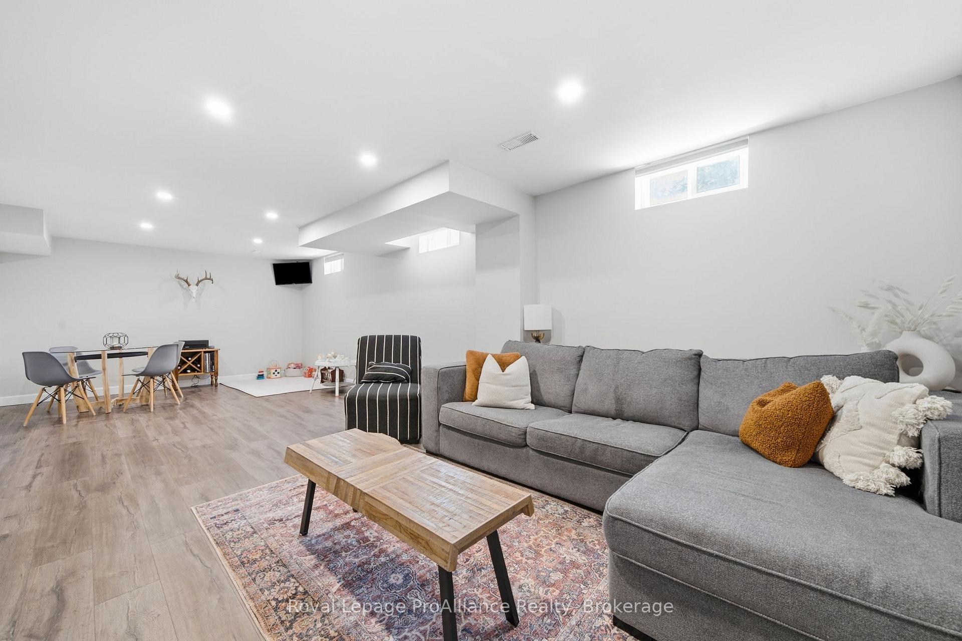 Photo 31 of 1 Alnet Drive, Belleville, Belleville Ward — HOMEH
