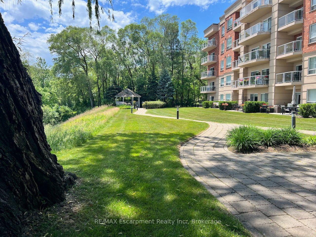 Photo 2 of Unit 310, 5188 Lakeshore Road, Burlington, Appleby — HOMEH