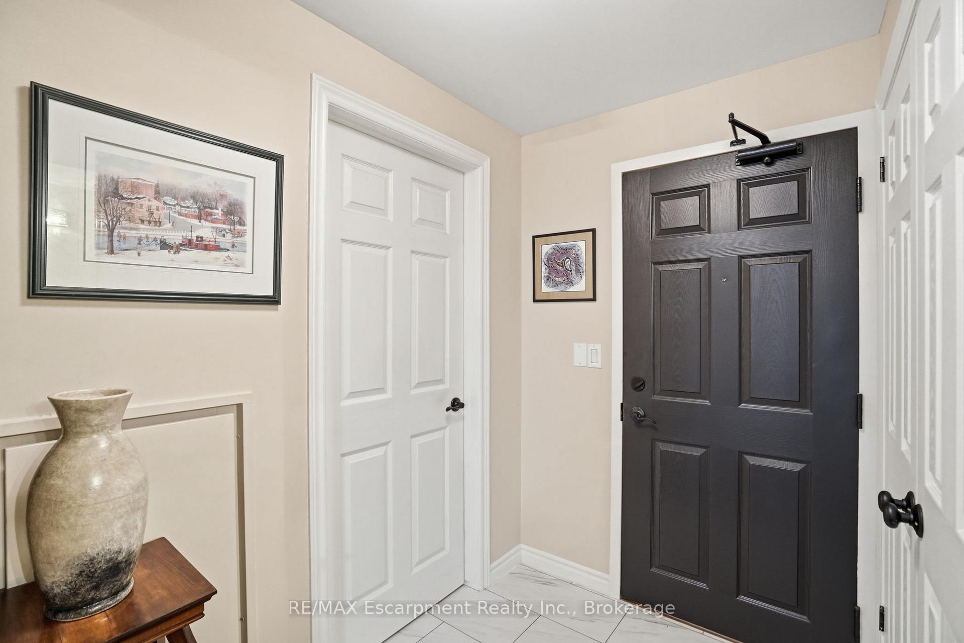 Photo 6 of Unit 310, 5188 Lakeshore Road, Burlington, Appleby — HOMEH